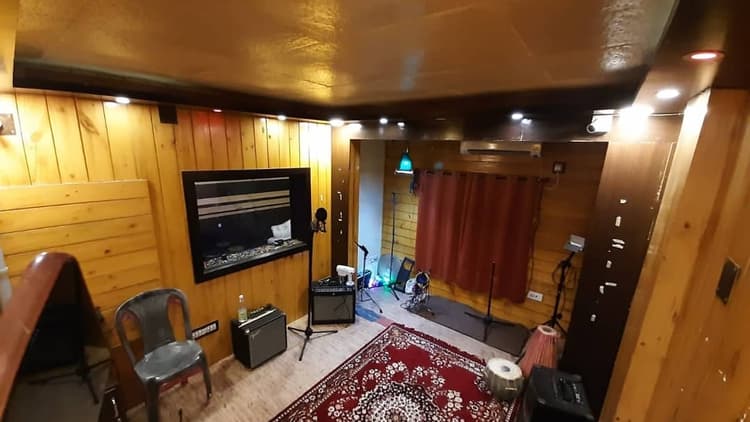 JMR MUSIC STUDIO image 10