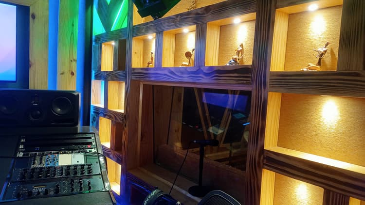 JMR MUSIC STUDIO image 15