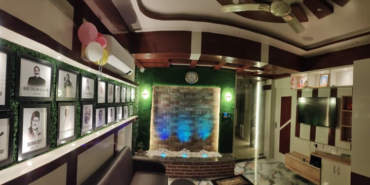 JMR MUSIC STUDIO image 4