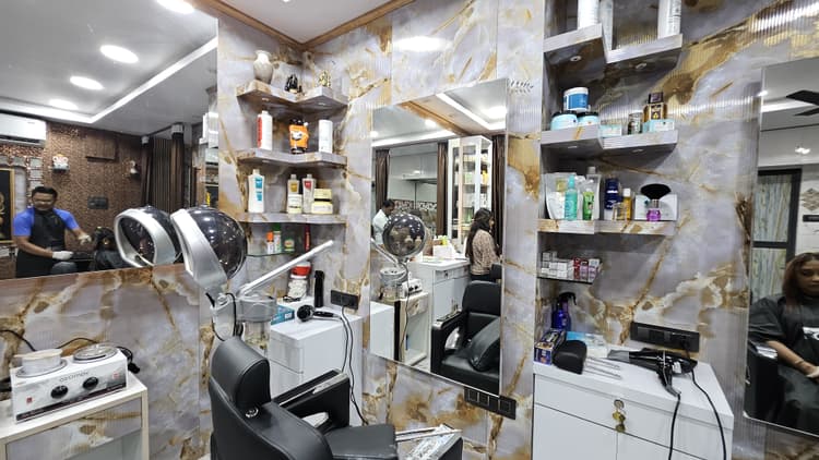 Jyoti's Hair & Beauty Salon image 10