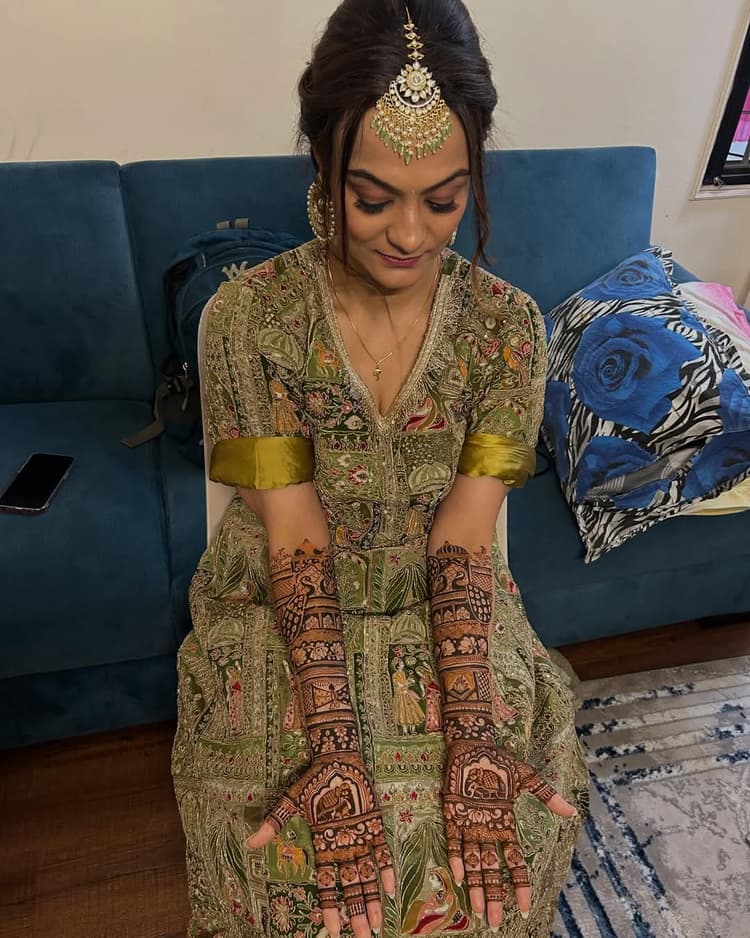 Krishna mehandi Art image 12