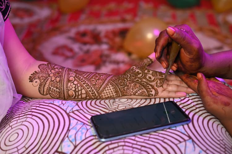 Krishna mehandi Art image 28