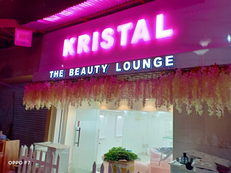 Kristal The Beauty Lounge image 2