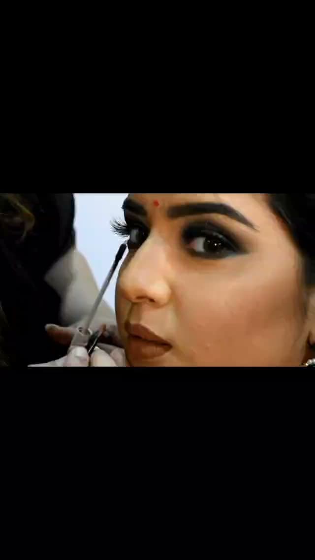 Lakme Academy Camac Street image 3