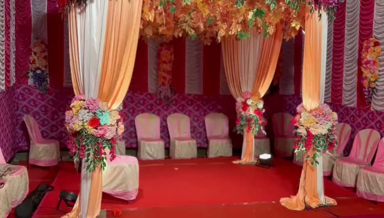 Lotus Banquet image 3