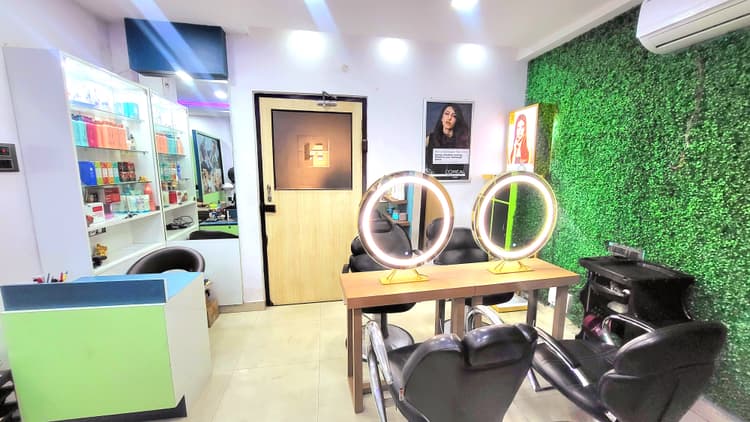 MAYA BEAUTY STUDIO image 2