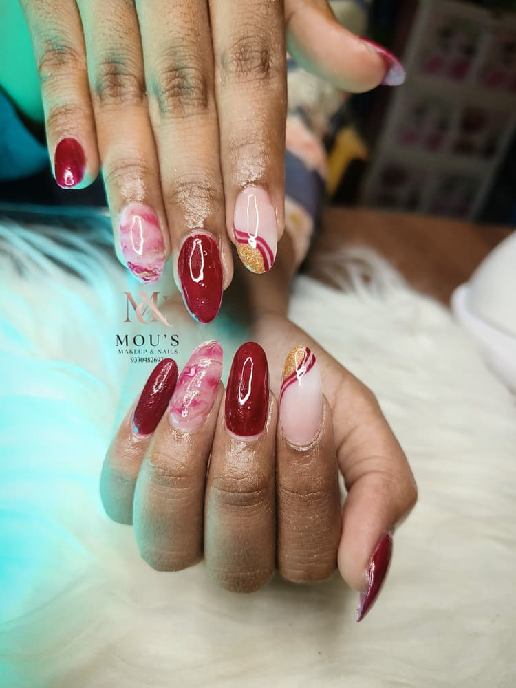 MOU'S MAKEUP & NAILS image 1
