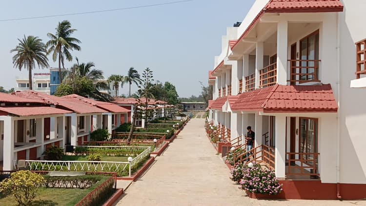 Massara Beach Resort image 6