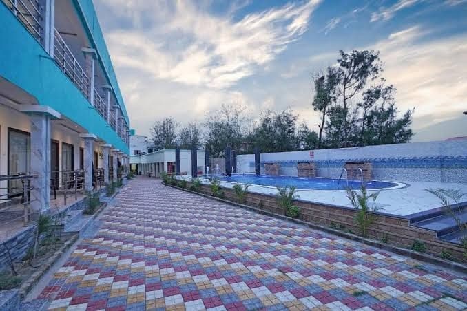 Massara Beach Resort image 8