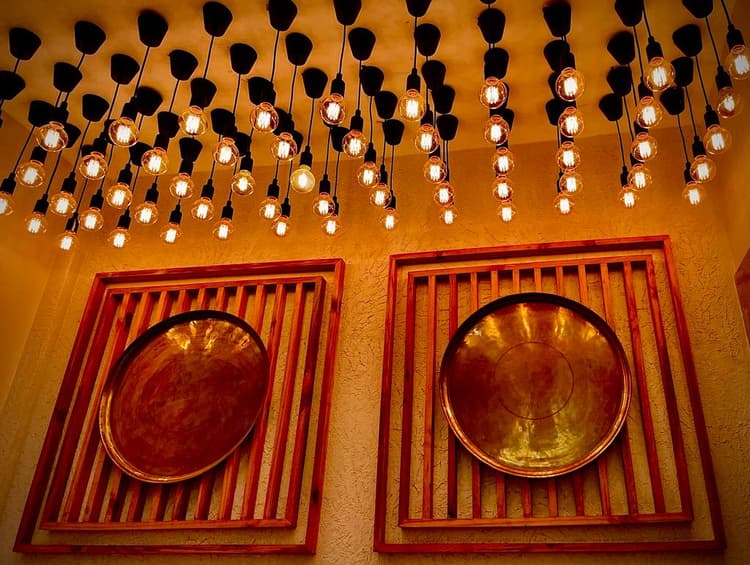 Mayas The Lounge image 11