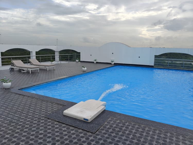 Mistwood Hotel image 26