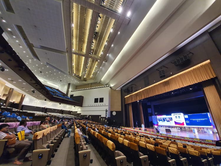 Ozone Convention Centre image 7