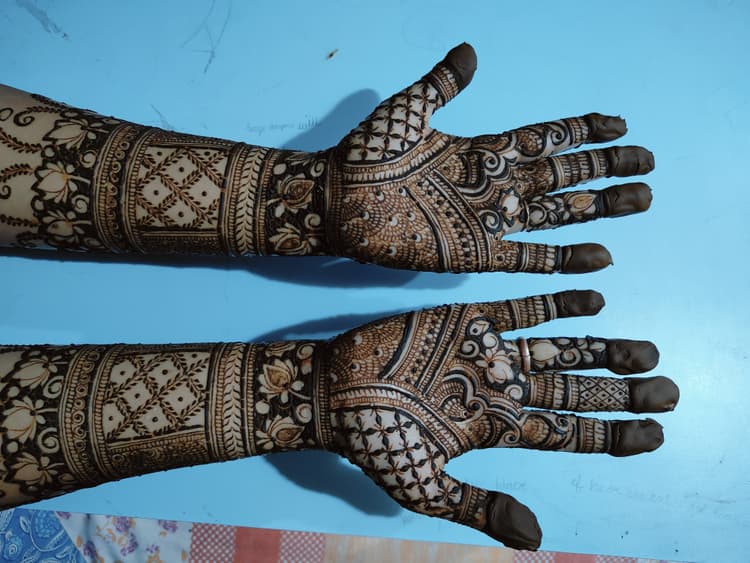 Puja Mehendi Art and Mehendi Coaching Classes image 10
