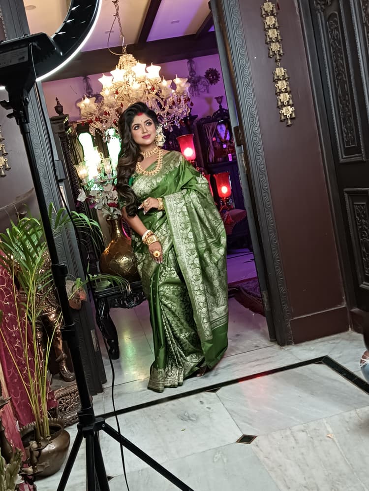 Puja's Creative Makeover - Best Bridal Makeup Artist in Kolkata - Makeup Academy - Makeup Class - Makeup Course in Kolkata image 10