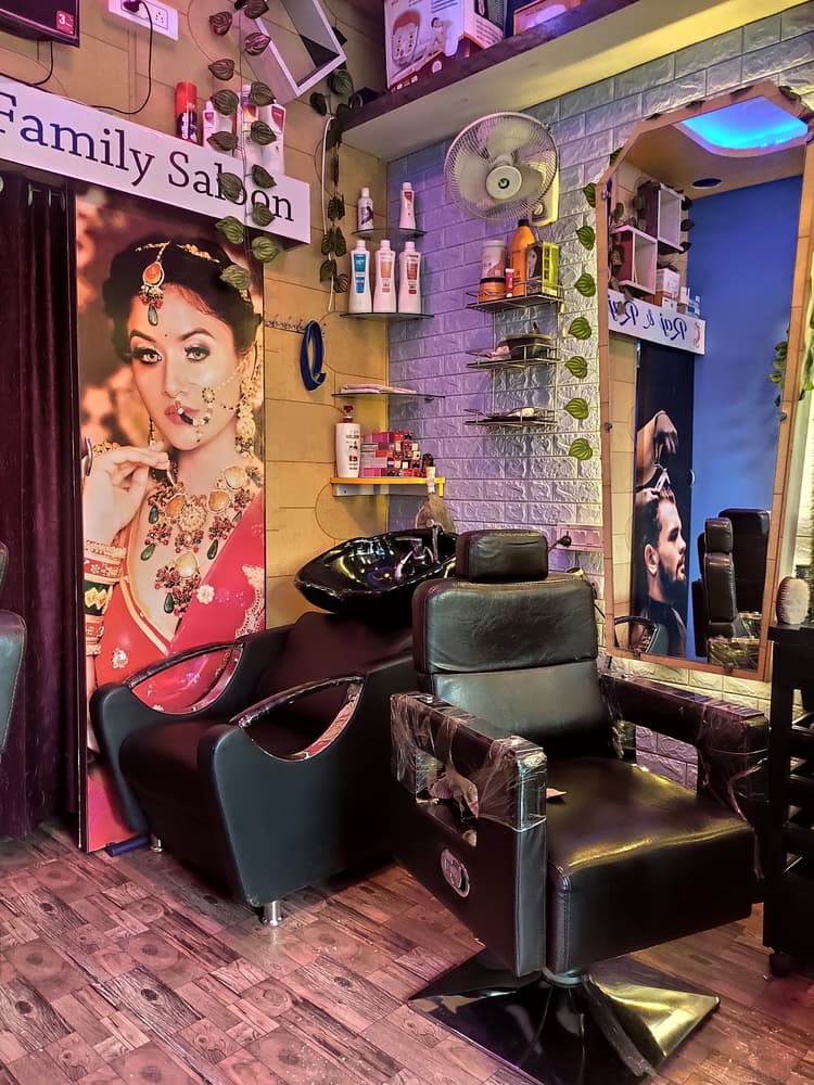 RAJ & RAJ FAMILY SALON image 7