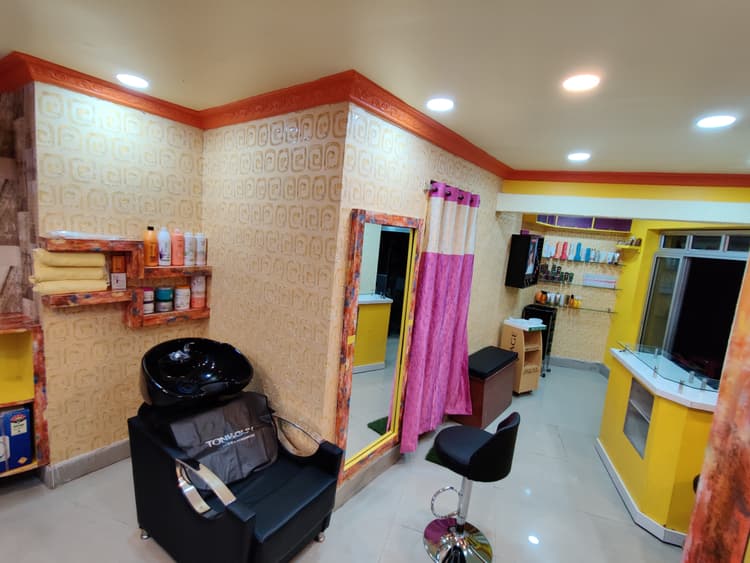 Reshmi's Bella Touch - Best Ladies Salon in Asansol image 18