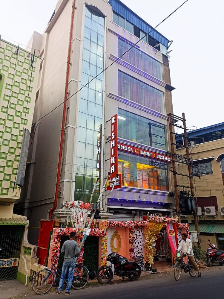 Rishika Banquet & Guest House image 1