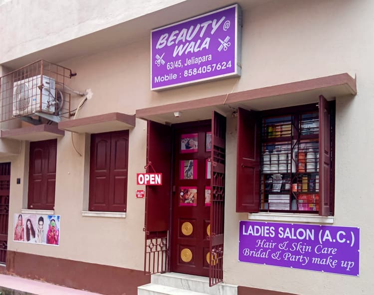 Royal Beauty Saloon... image 9