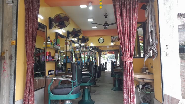 Royal Beauty Saloon... image 13