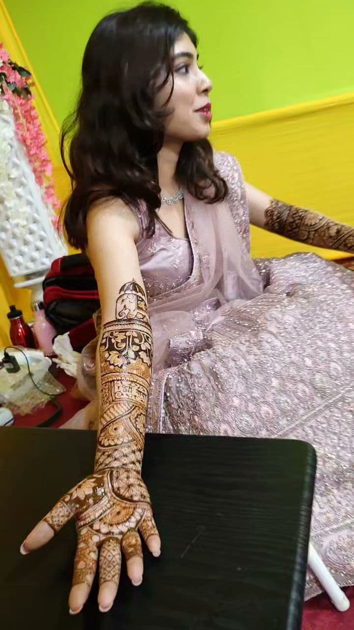 SUJATA'S MEHENDI STUDIO AND TRAINING image 14