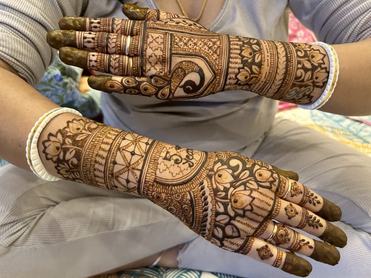 SUJATA'S MEHENDI STUDIO AND TRAINING image 21