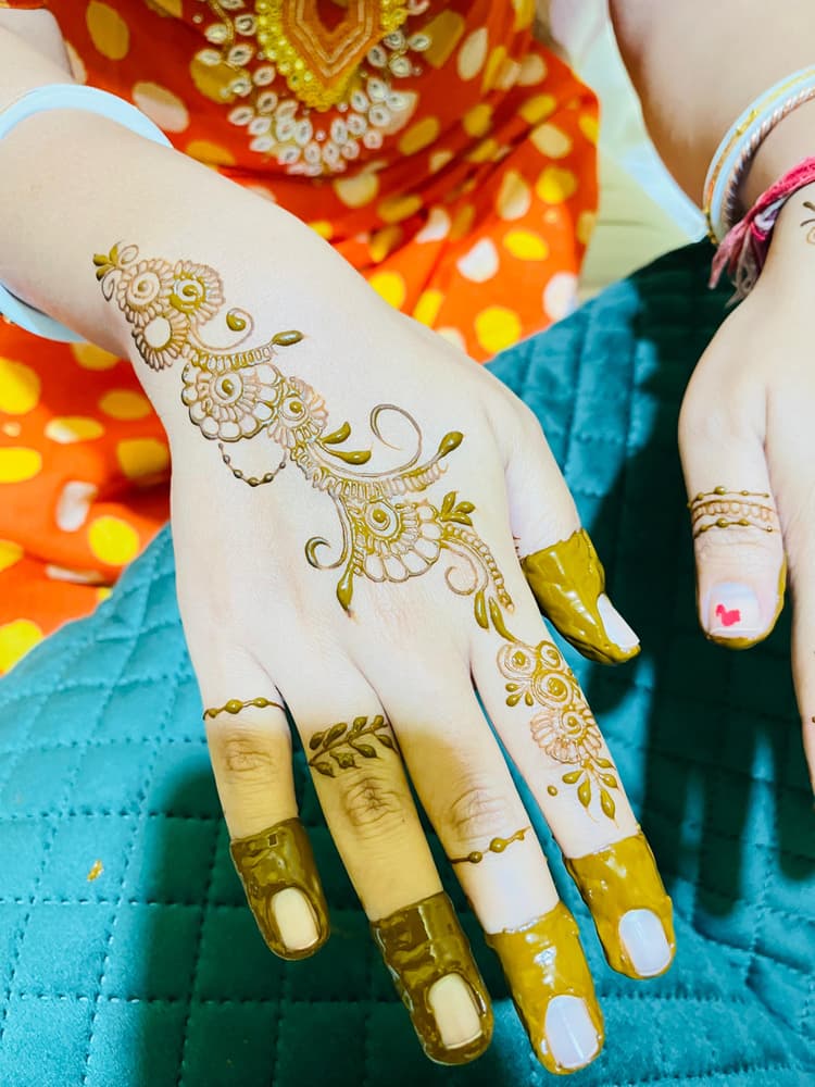 SUJATA'S MEHENDI STUDIO AND TRAINING image 23