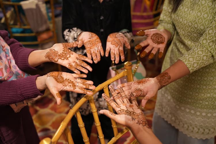 SUJATA'S MEHENDI STUDIO AND TRAINING image 37