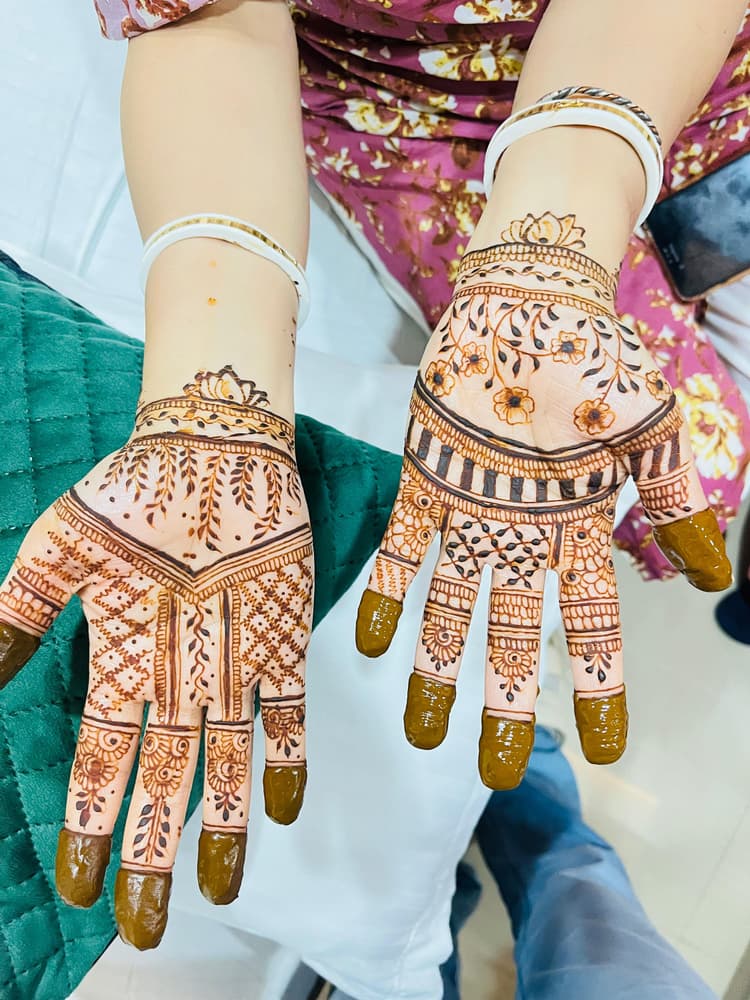 SUJATA'S MEHENDI STUDIO AND TRAINING image 63