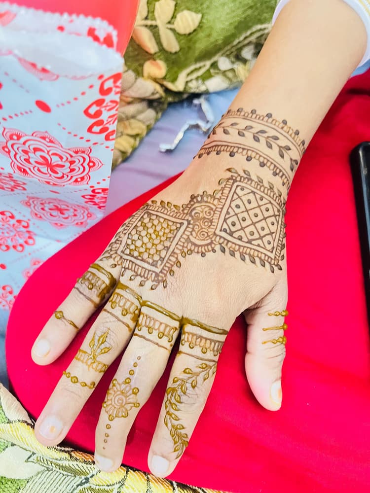 SUJATA'S MEHENDI STUDIO AND TRAINING image 83
