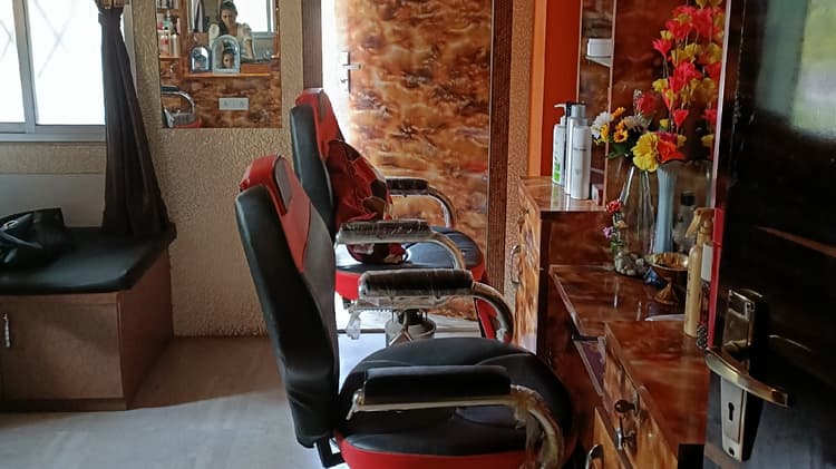Sampurna Beauty Salon and Makeup image 10