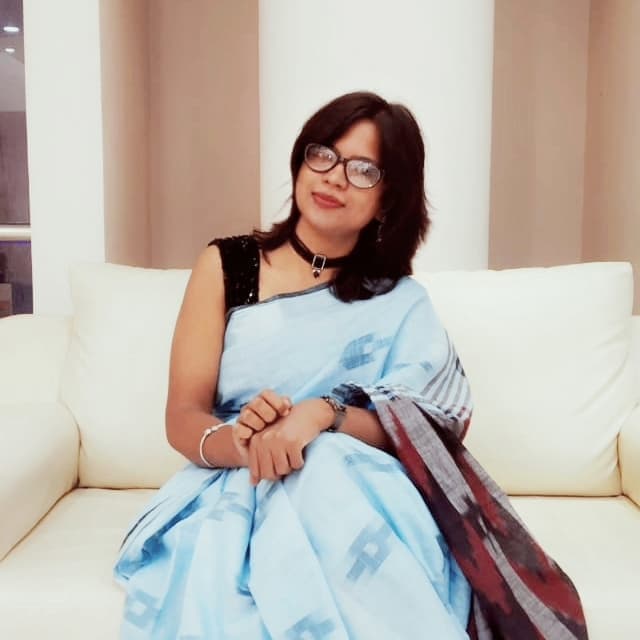 Sampurna Beauty Salon and Makeup image 11