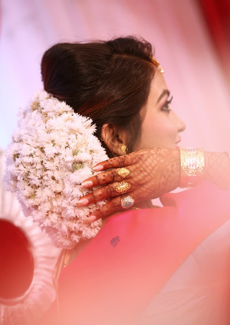 Sangiii's Bridal Makeup and Mehndi image 14