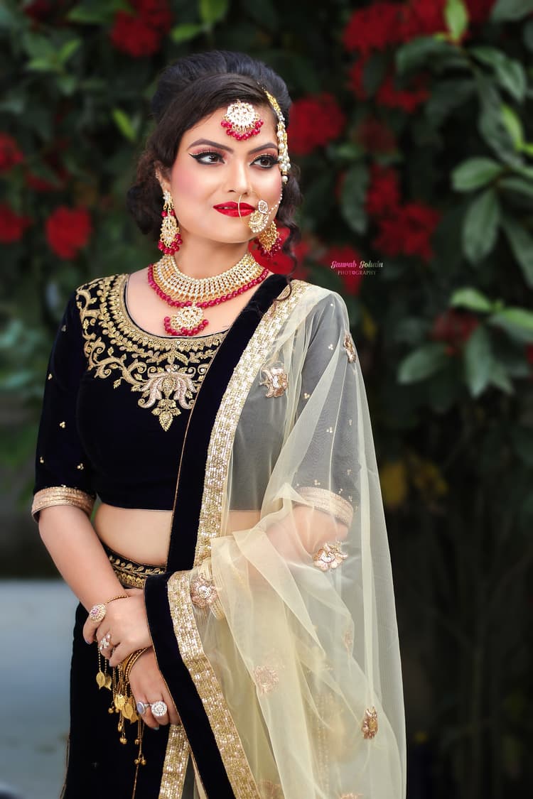 Sangiii's Bridal Makeup and Mehndi image 15