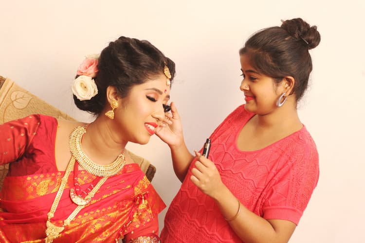 Sangiii's Bridal Makeup and Mehndi image 16