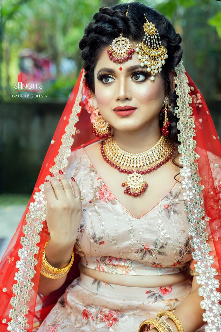Sangiii's Bridal Makeup and Mehndi image 2