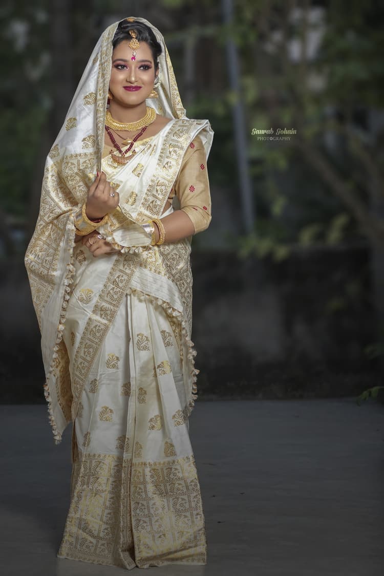 Sangiii's Bridal Makeup and Mehndi image 3
