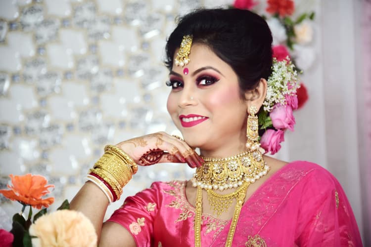 Sangiii's Bridal Makeup and Mehndi image 34