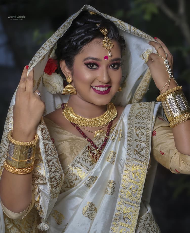 Sangiii's Bridal Makeup and Mehndi image 37