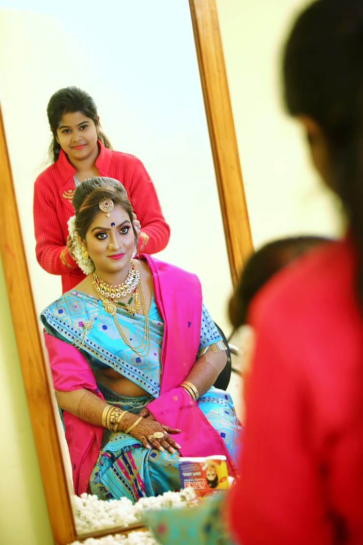 Sangiii's Bridal Makeup and Mehndi image 38