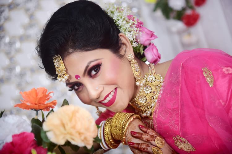 Sangiii's Bridal Makeup and Mehndi image 64