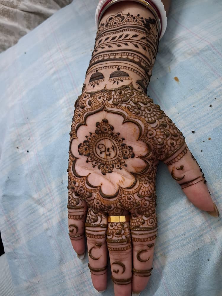 Shahin Mehndi Artist kolkata image 11