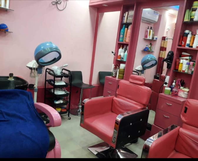 Shine Ladies Beauty Salon image 1