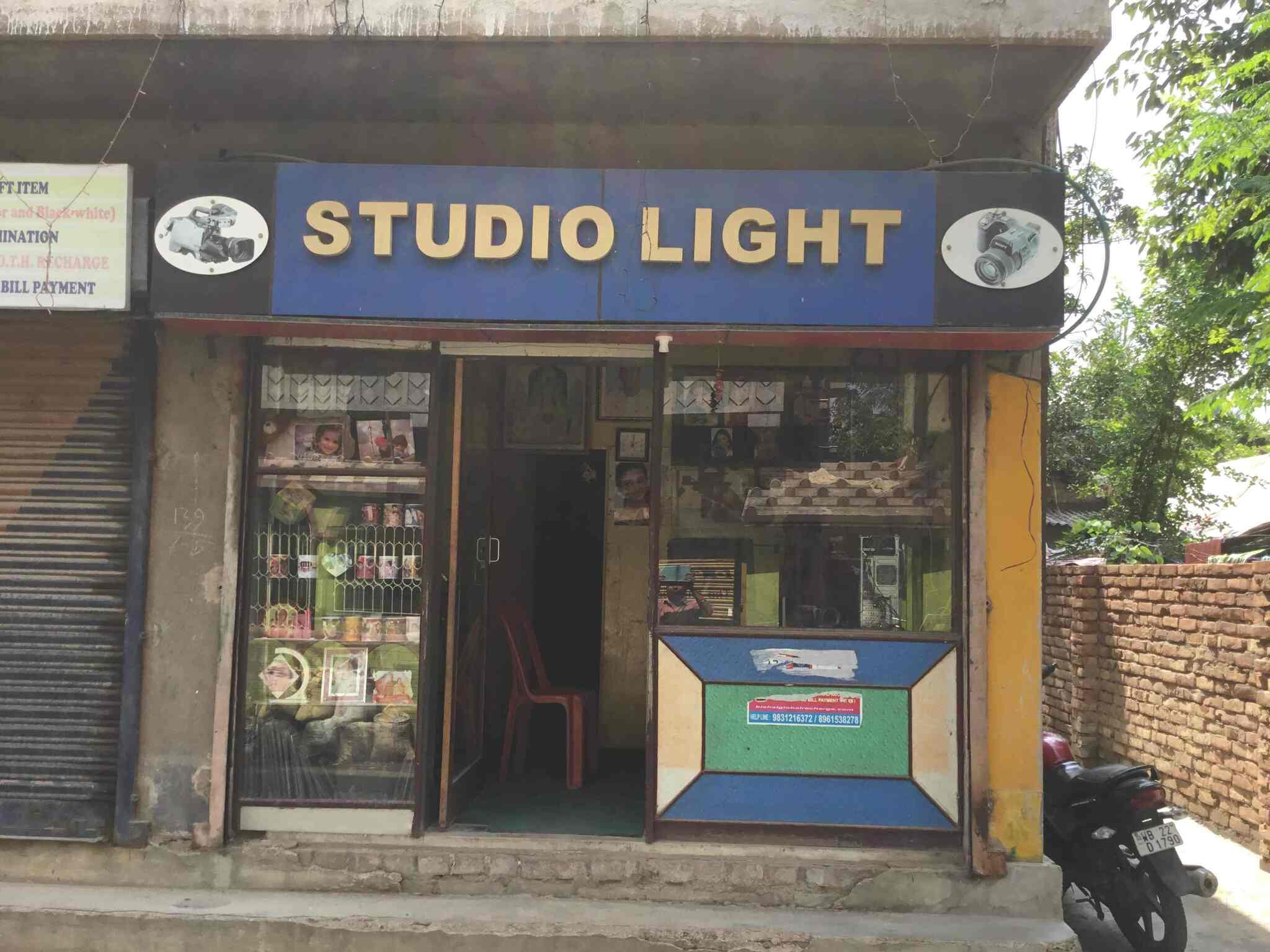 Pre wedding photography portfolio of Studio Light