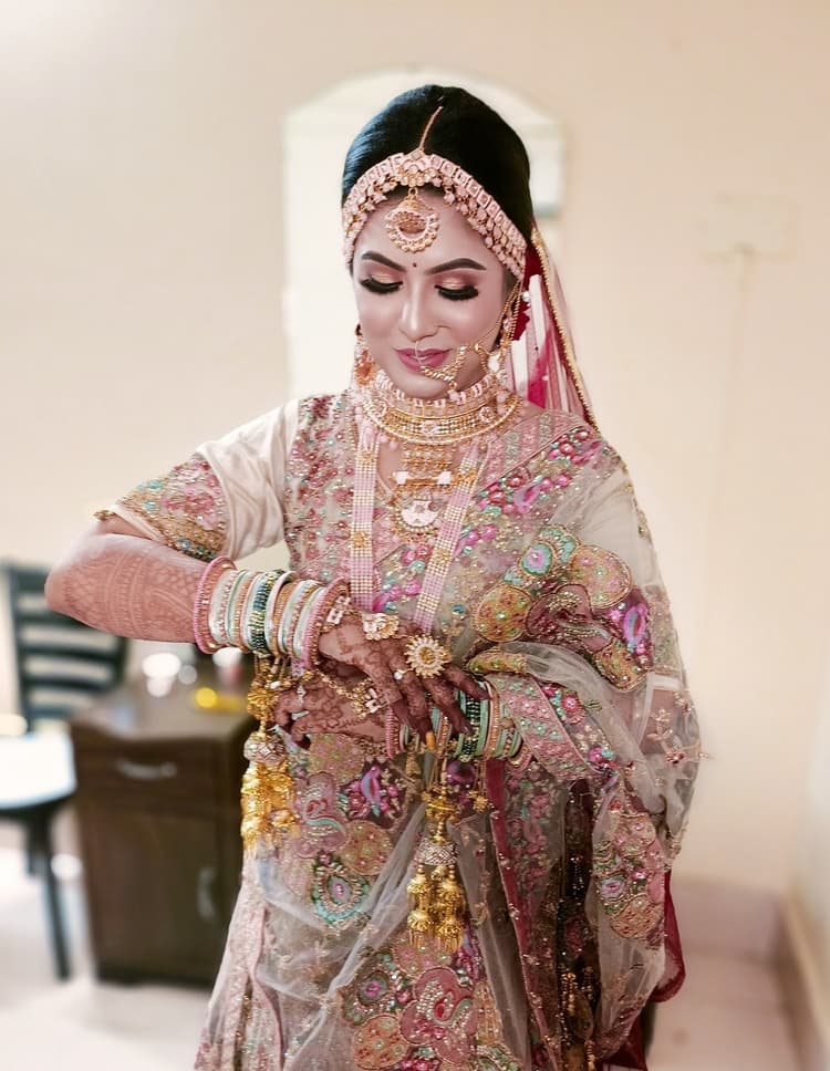 Susmita's - Professional Bridal Makeup Artist : ISO 9001:2015 Certified image 10