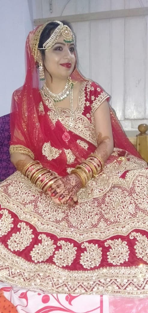 THE MAKEOVER LADIES BEAUTY PARLOUR image 3