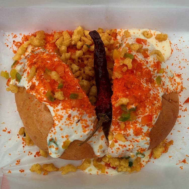 The LaLiT Food Truck Company Mumbai image 9