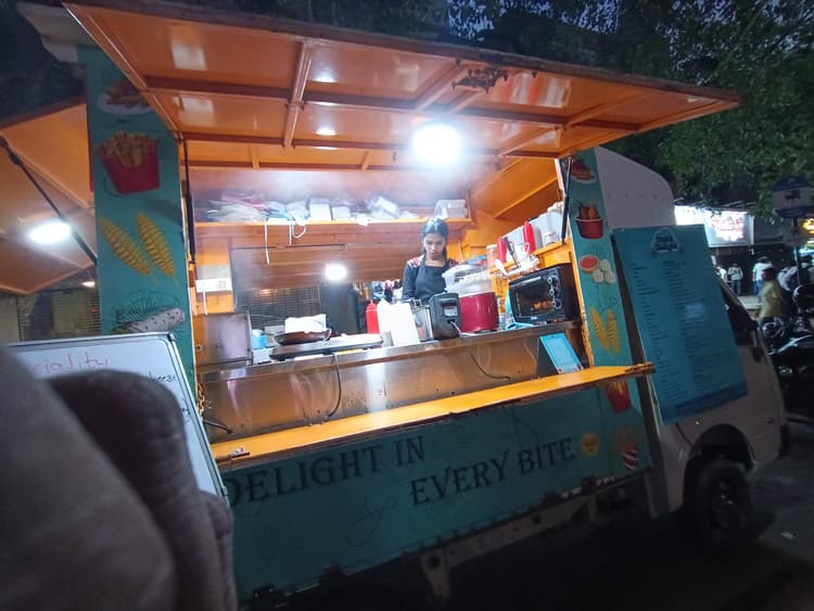 The LaLiT Food Truck Company Mumbai image 7