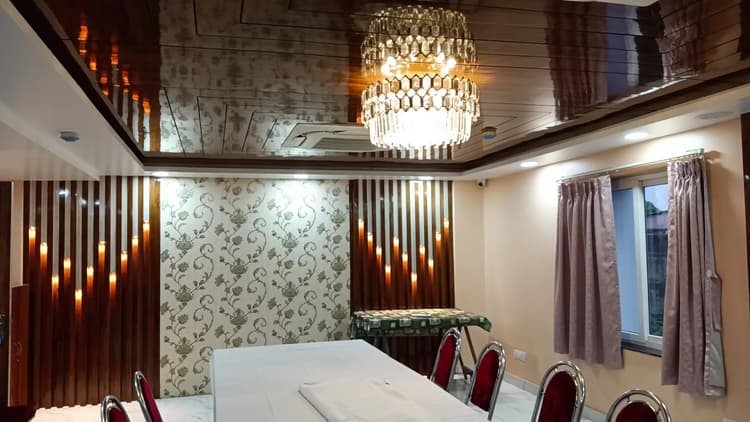 The Universe - Banquets and Rooms image 4