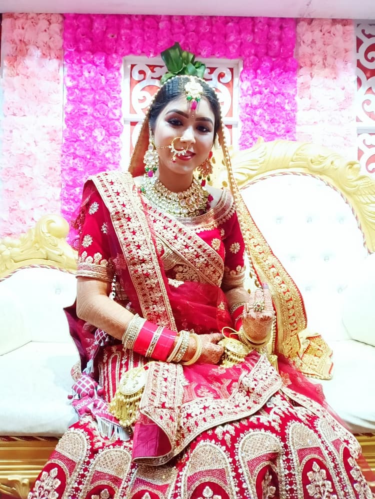 Tripti's Makeup Studio & Academy image 11