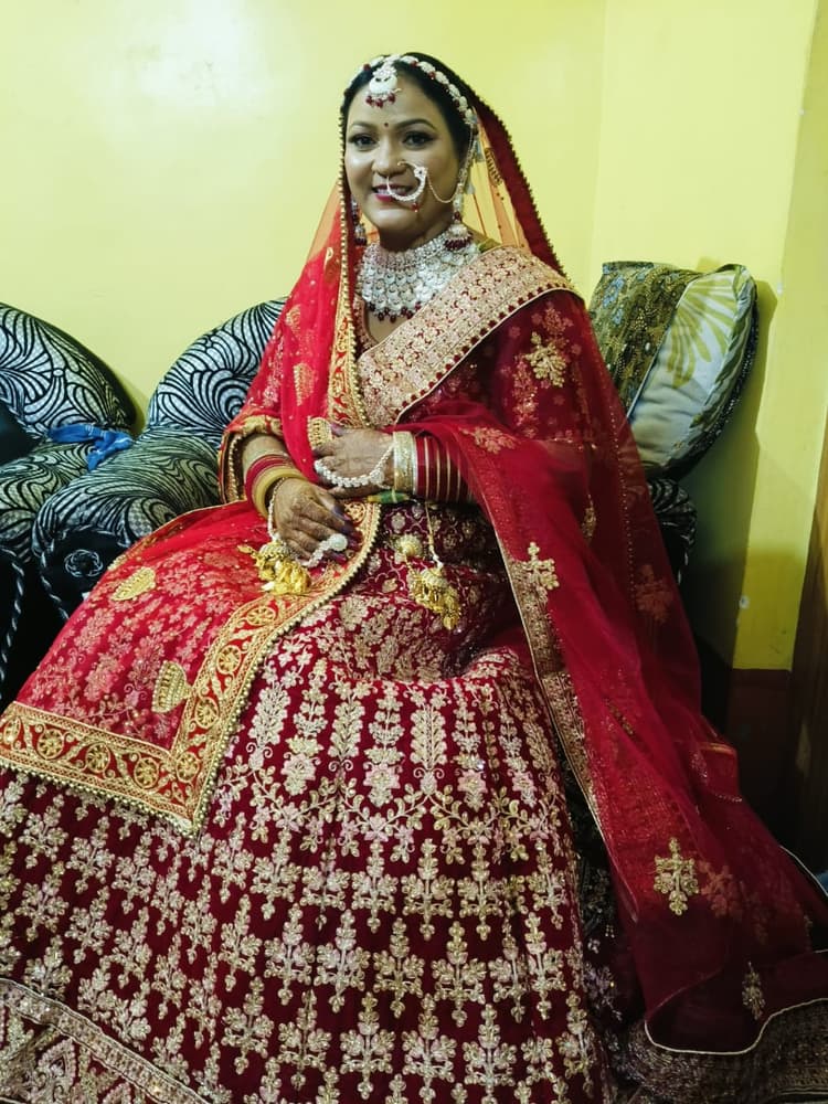 Tripti's Makeup Studio & Academy image 12
